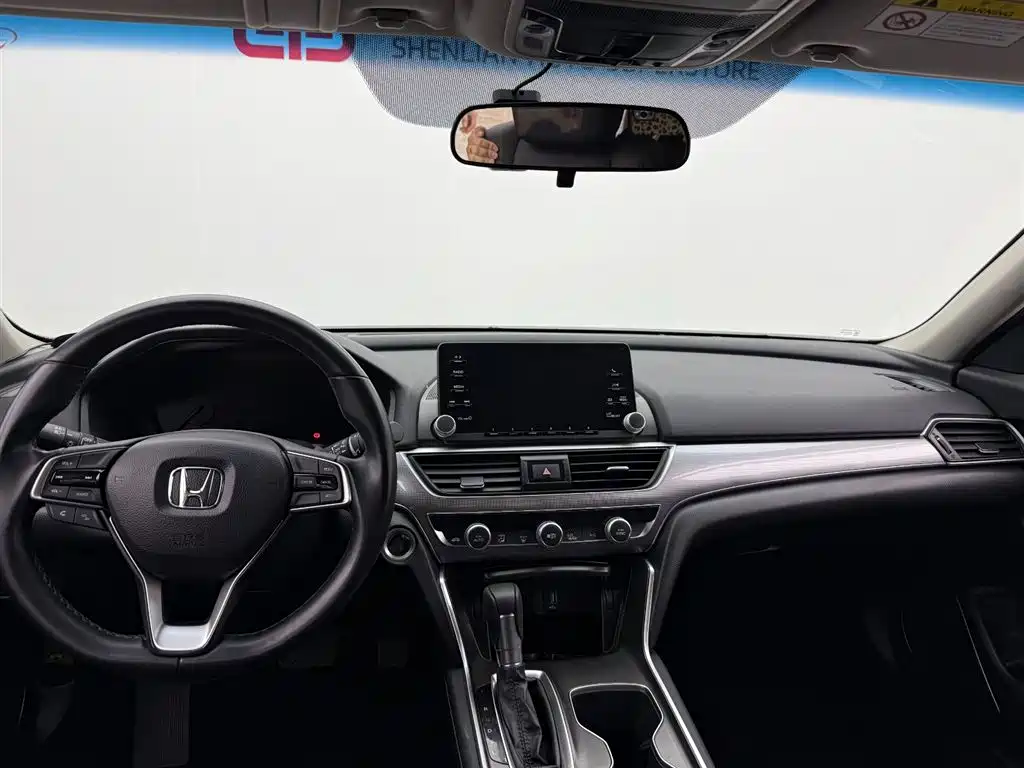 Honda Accord 2021 — фото 13