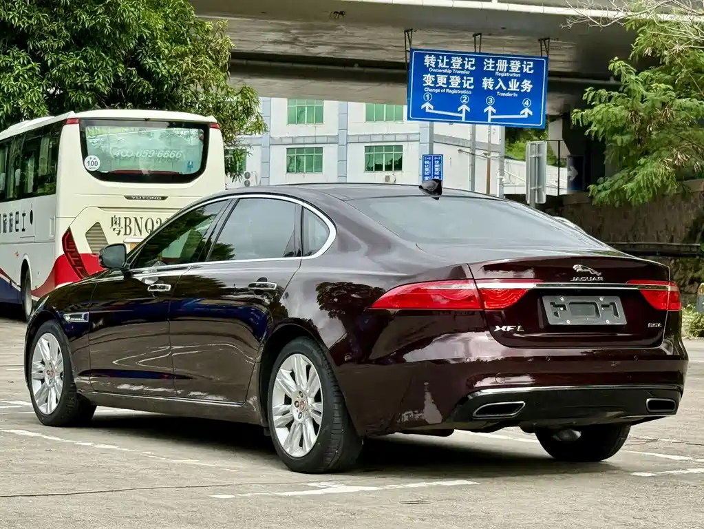 Jaguar XFL 2018 — фото 19