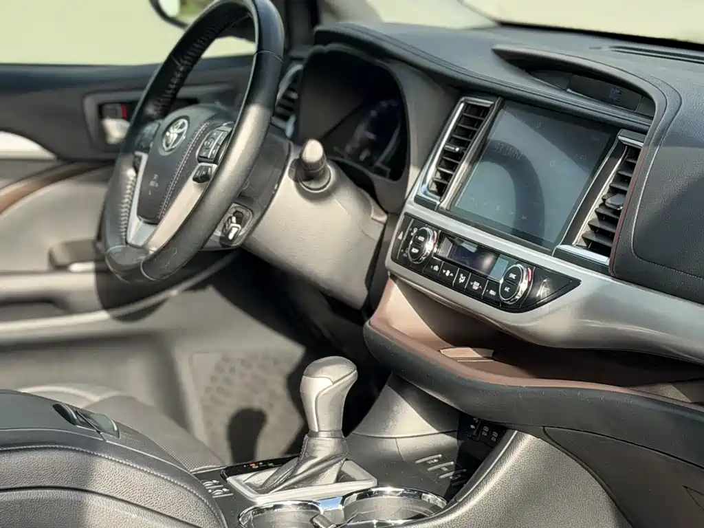 Toyota Highlander 2019 — фото 26