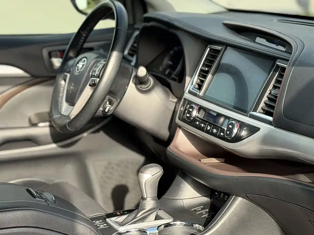 Toyota Highlander 2019 — фото 27