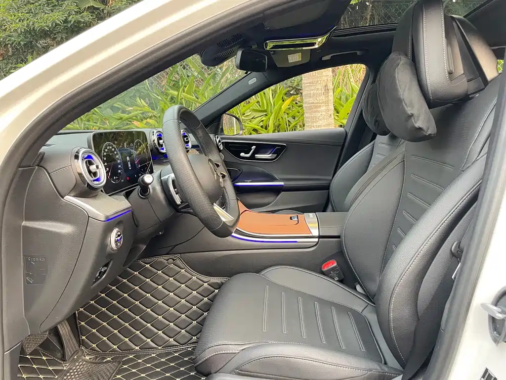 Mercedes-Benz C-Class 2023 — фото 4