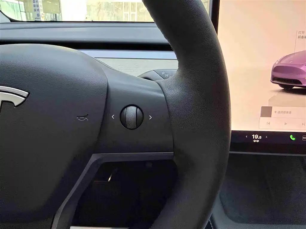Tesla Model Y 2022 — фото 11