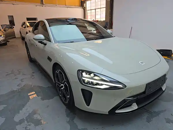 Xiaomi SU7 2024