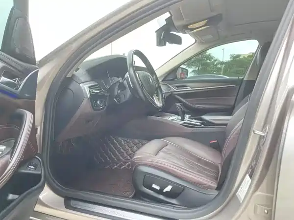 BMW 5 Series 2019