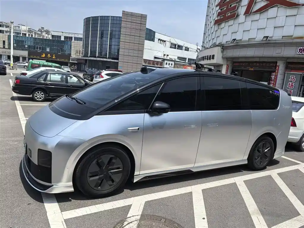 Li Auto Li MEGA 2025