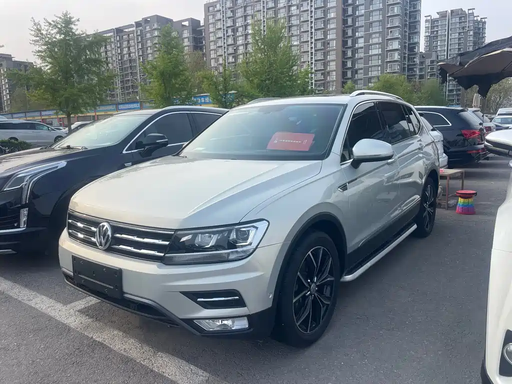 Volkswagen Tiguan L 2019 — фото 1