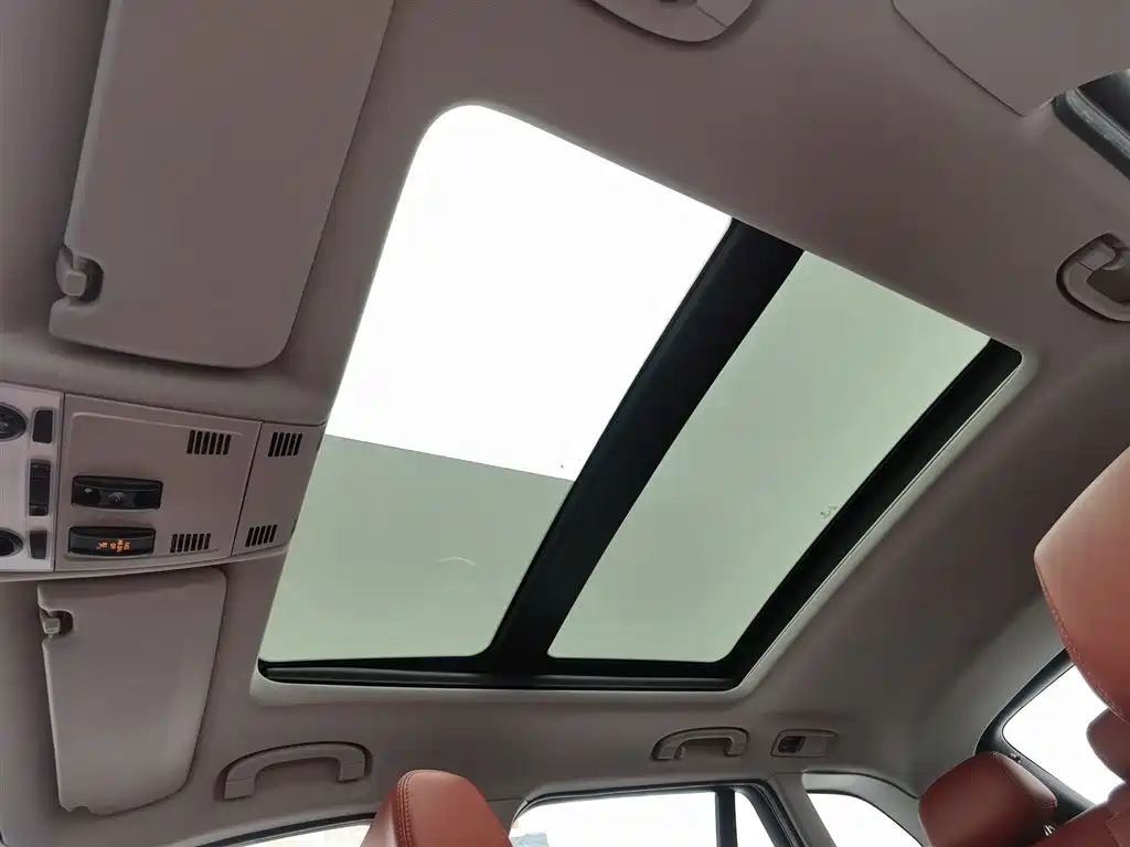 BMW X1 2015 — фото 14