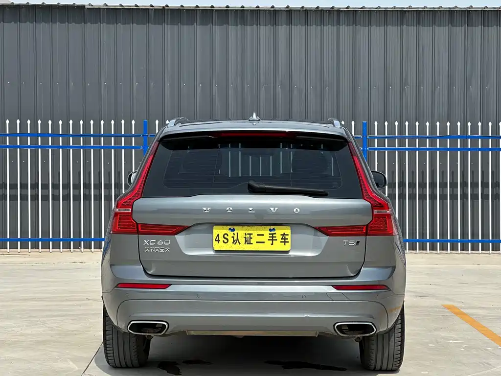 Volvo XC60 2018 — фото 22