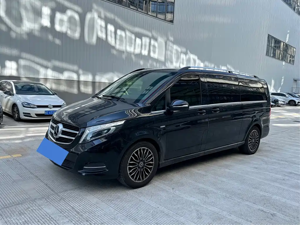 Mercedes-Benz V-Class 2019 — фото 1