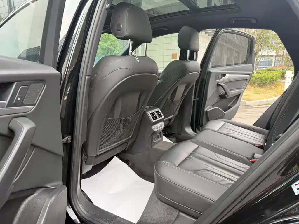 Audi Q5L Sportback 2022 — фото 10