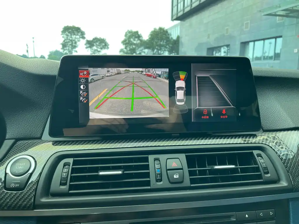 BMW 5 Series 2016 — фото 10