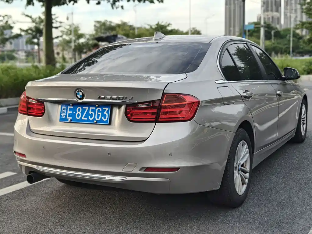 BMW 3 Series 2015 — фото 12