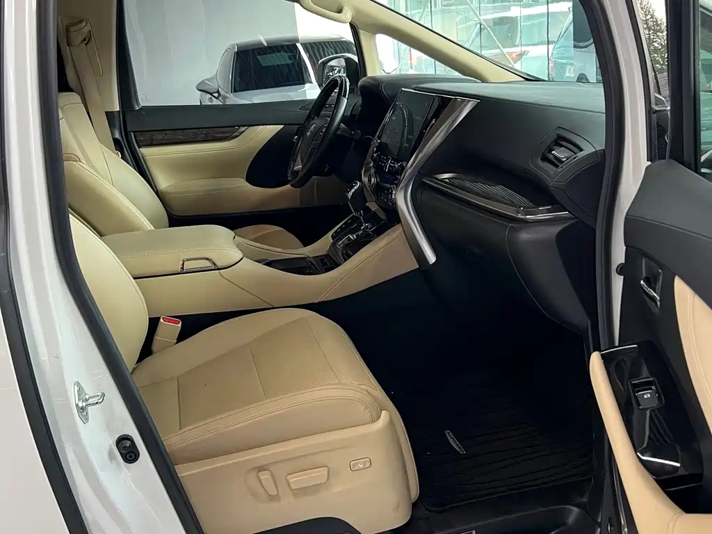 Toyota Alphard 2021 — фото 14