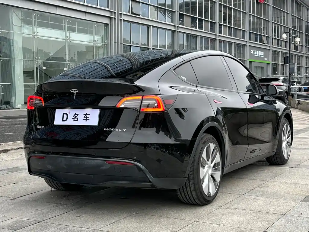 Tesla Model Y 2021 — фото 13