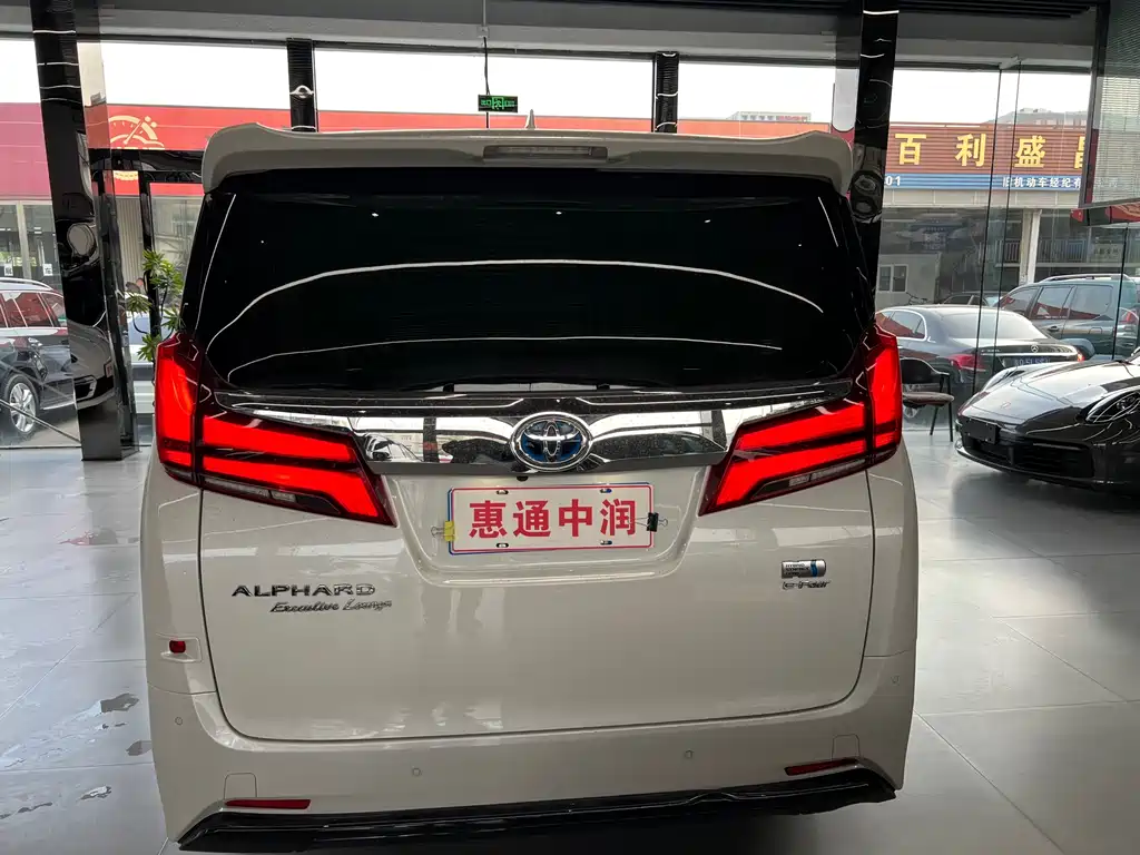 Toyota Alphard 2021 — фото 7