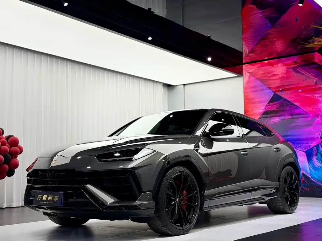 Lamborghini Urus 2024 — фото 1