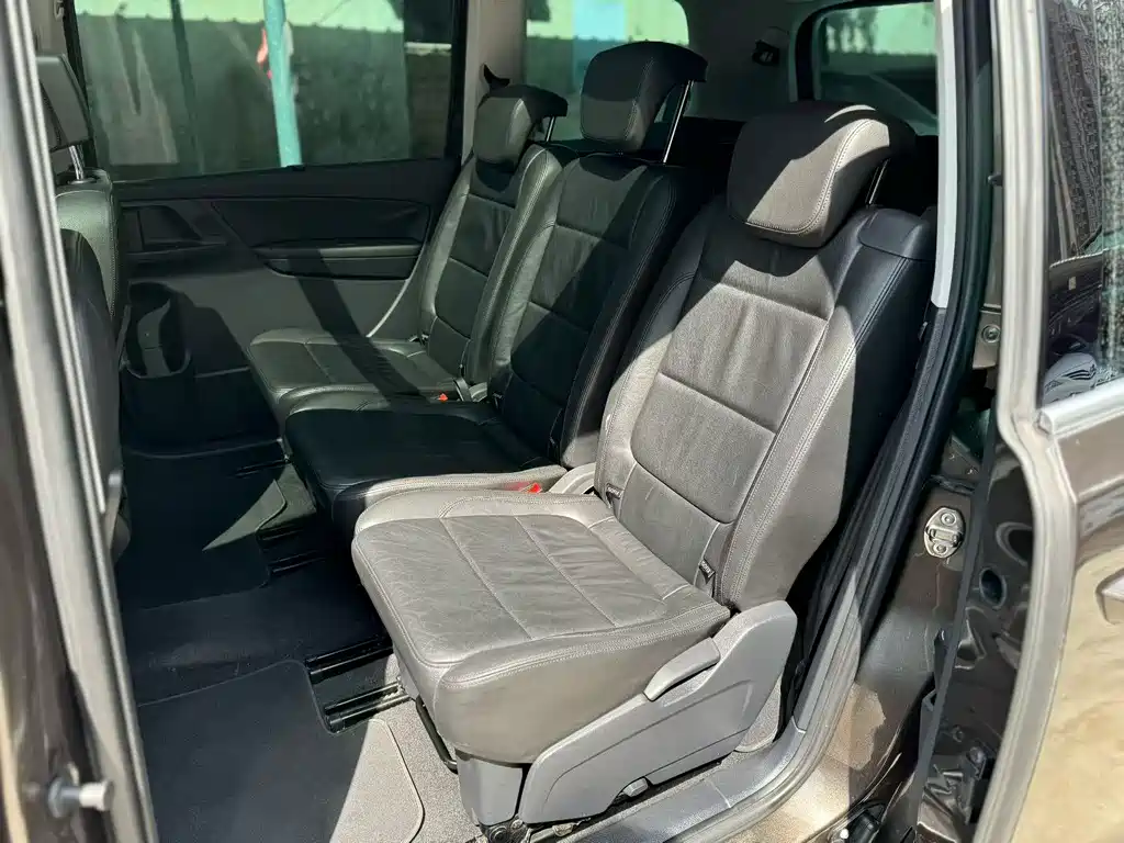 Volkswagen Sharan 2015 — фото 4