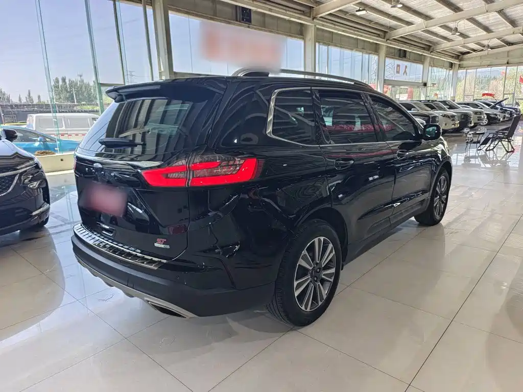 Ford Edge 2021 — фото 24