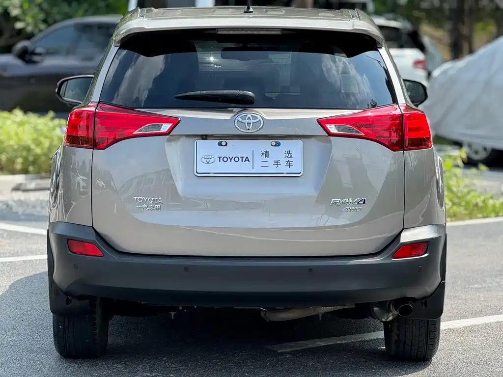 Toyota RAV4 2014 — фото 14