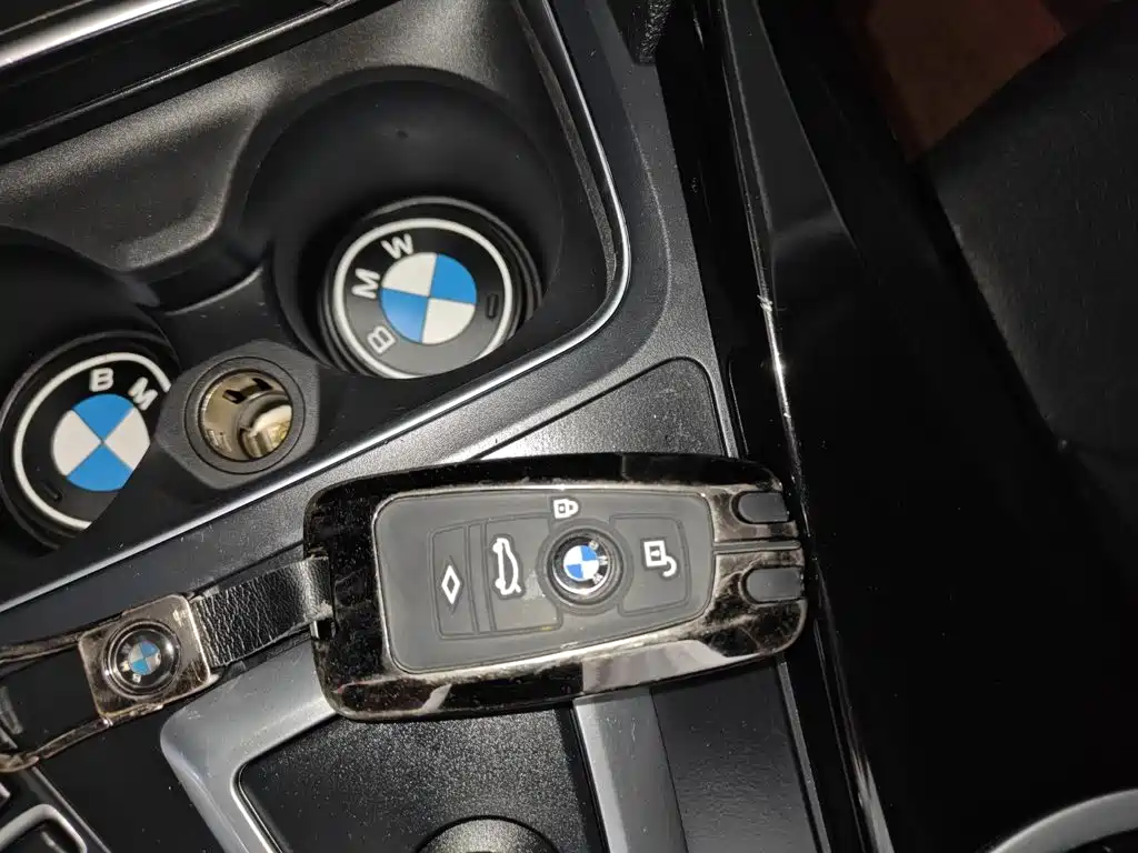 BMW 3 Series 2016 — фото 17
