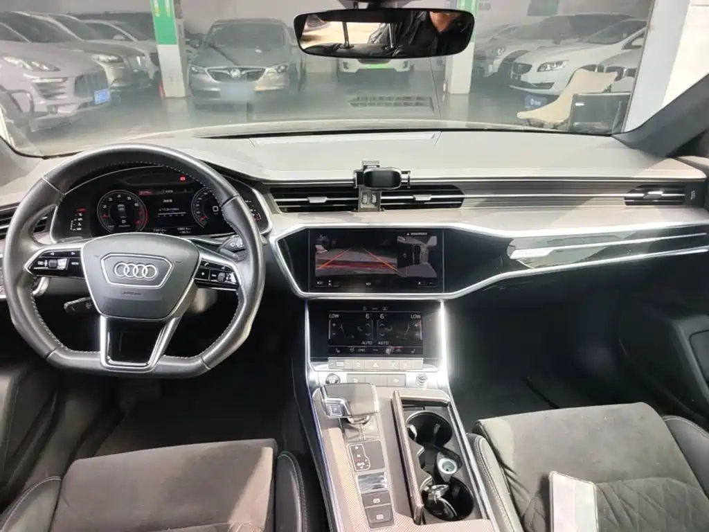 Audi A6L 2021
