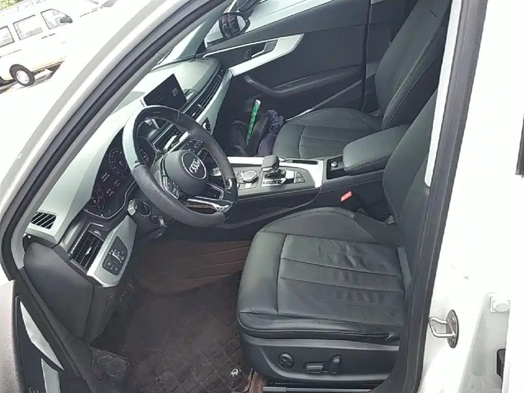 Audi A4L 2019