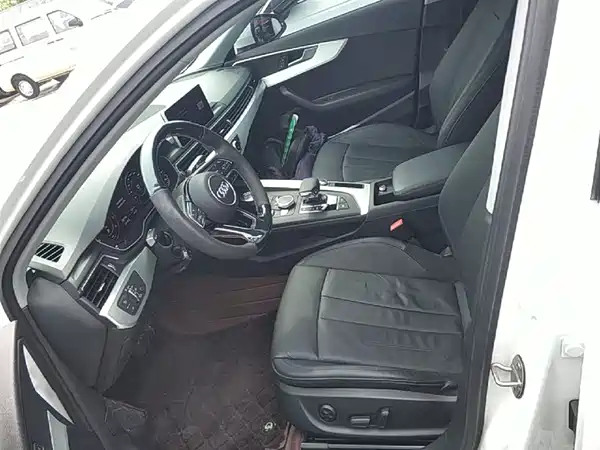 Audi A4L 2019