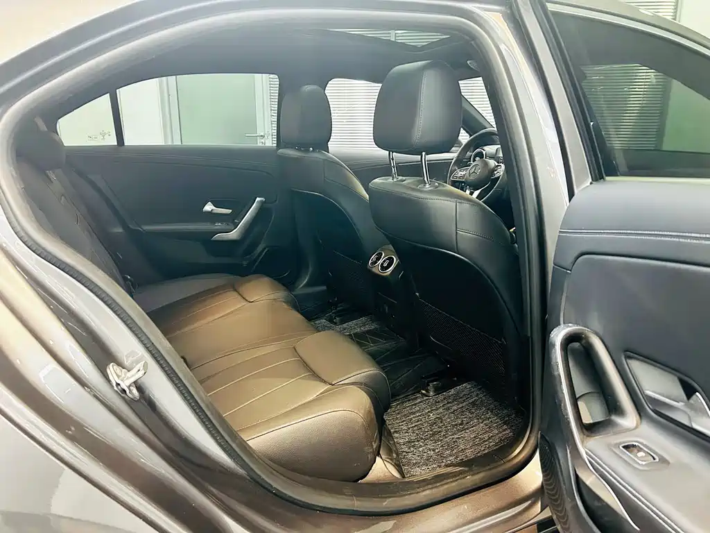 Mercedes-Benz A-Class 2023 — фото 14