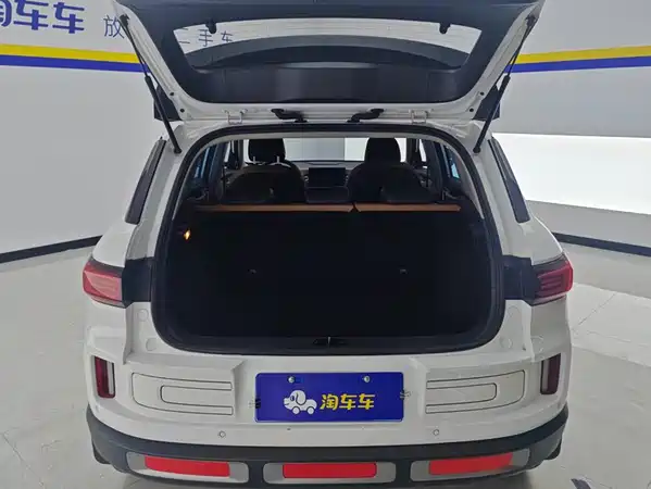 Geely ICON 2021