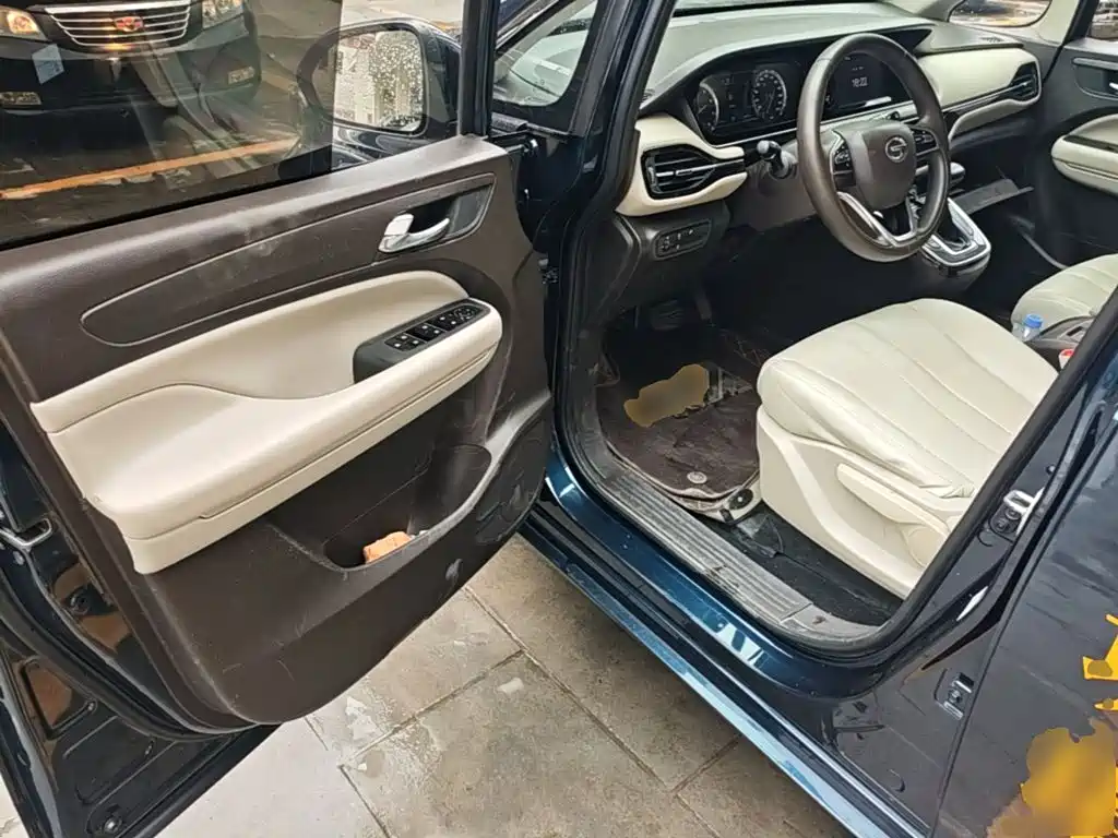 GAC Trumpchi M6 2020 — фото 16