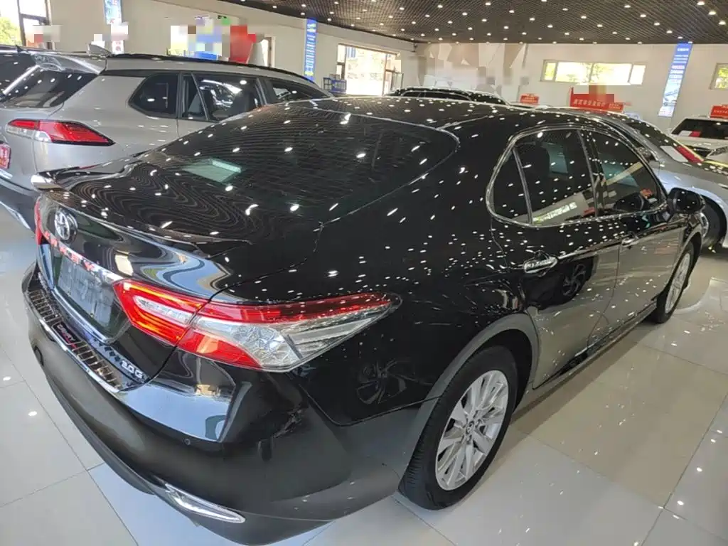Toyota Camry 2019 — фото 7