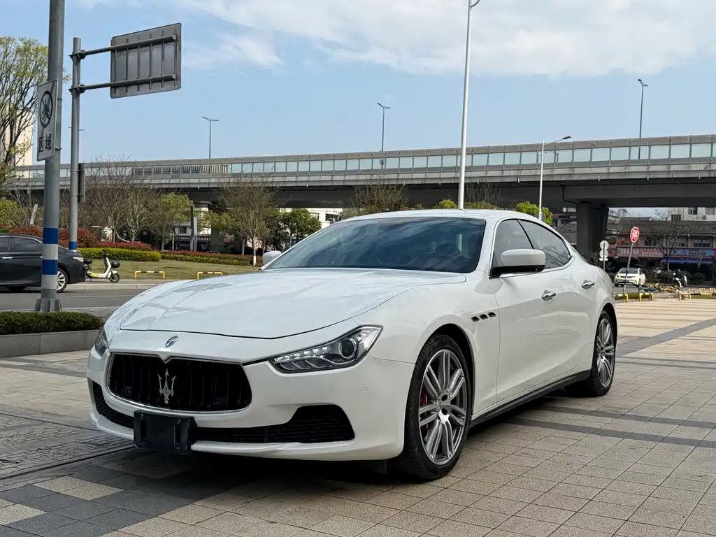 Maserati Ghibli 2015 — фото 1