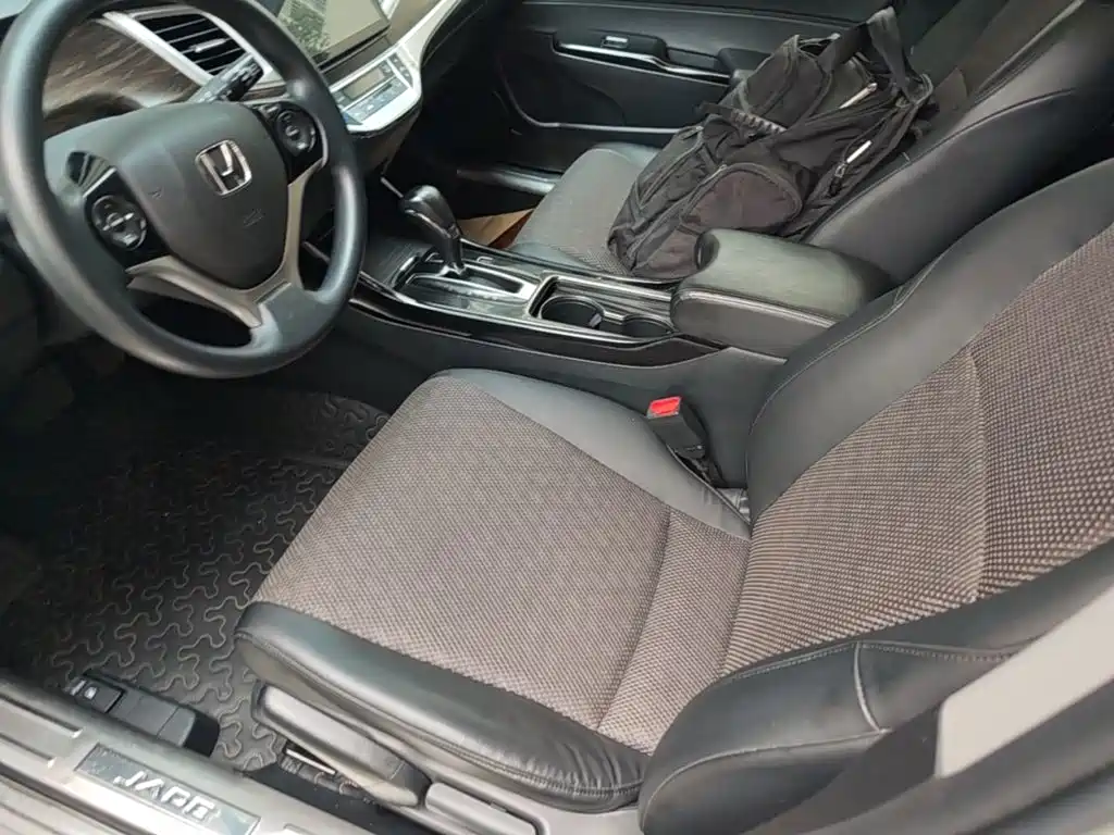 Honda Jade 2017 — фото 15