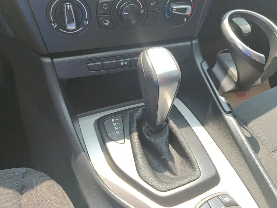 BMW X1 2013 — фото 16