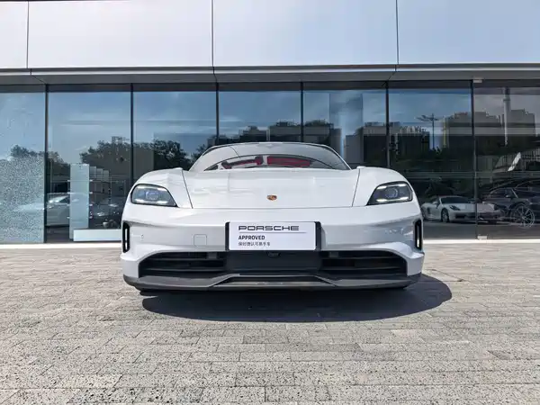 Porsche Taycan 2025