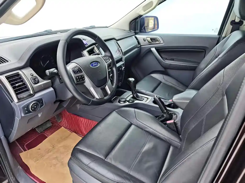 Ford Everest 2016 — фото 4