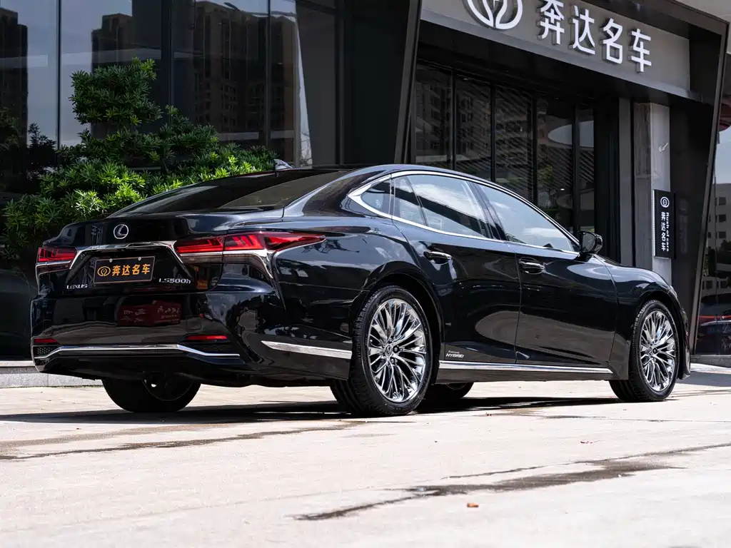 Lexus LS 2018