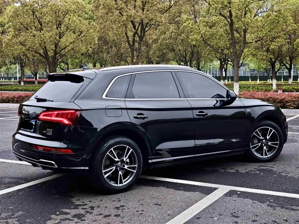 Audi Q5L 2020 — фото 4