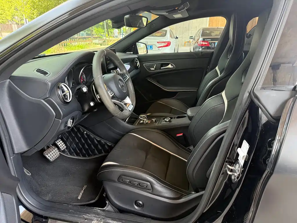 Mercedes-Benz CLA AMG 2018 — фото 9