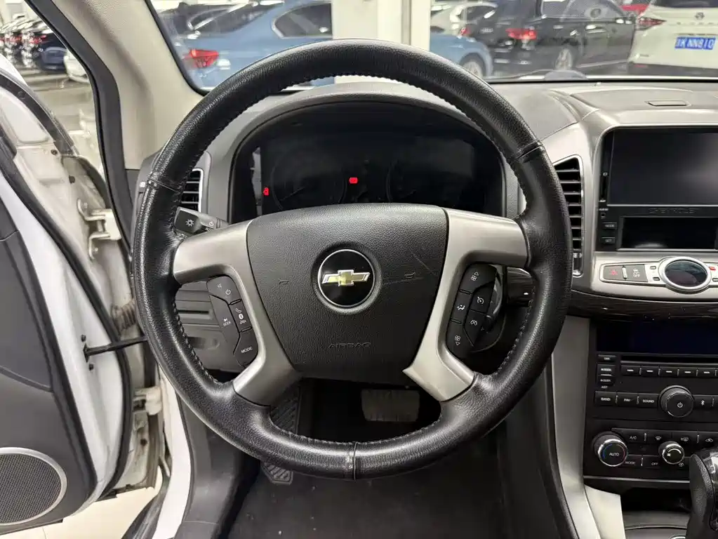 Chevrolet Captiva 2014 — фото 10