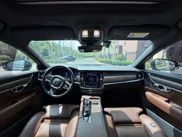 Volvo S90 2022