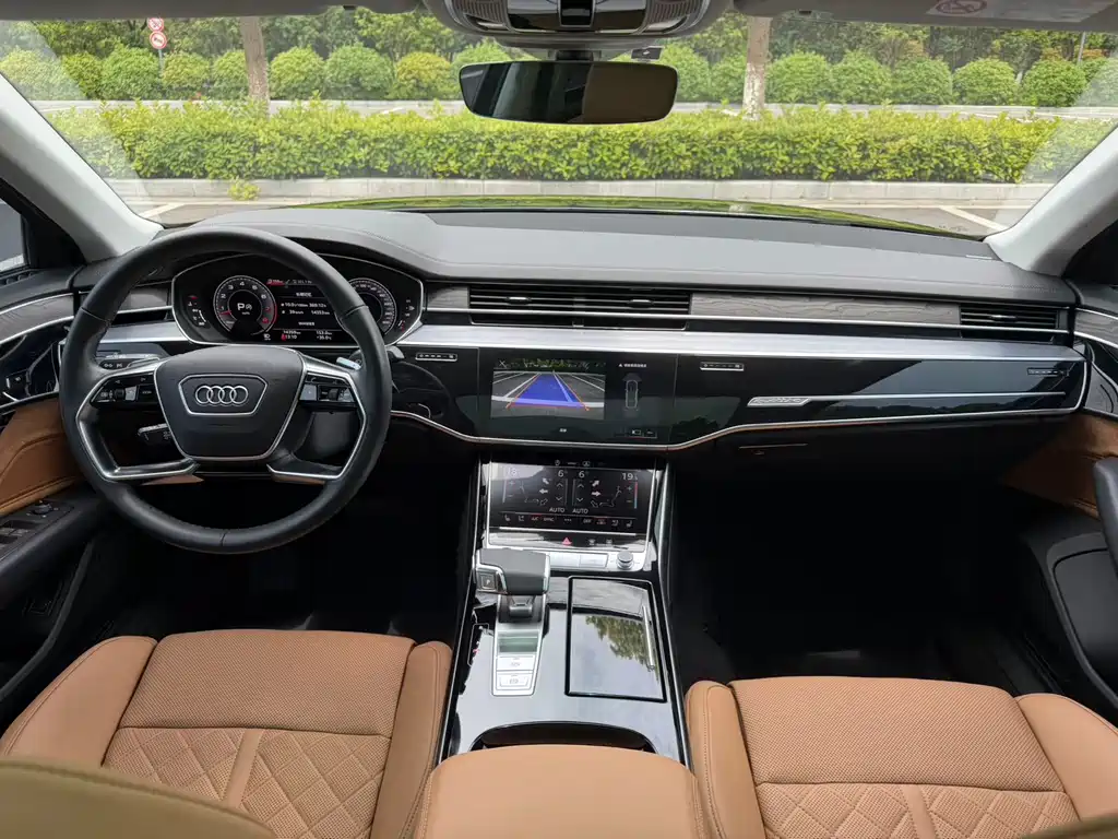Audi A8 2022 — фото 12