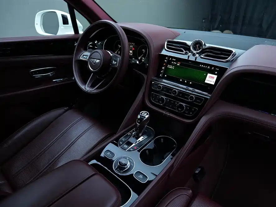 Bentley Bentayga 2020 — фото 14