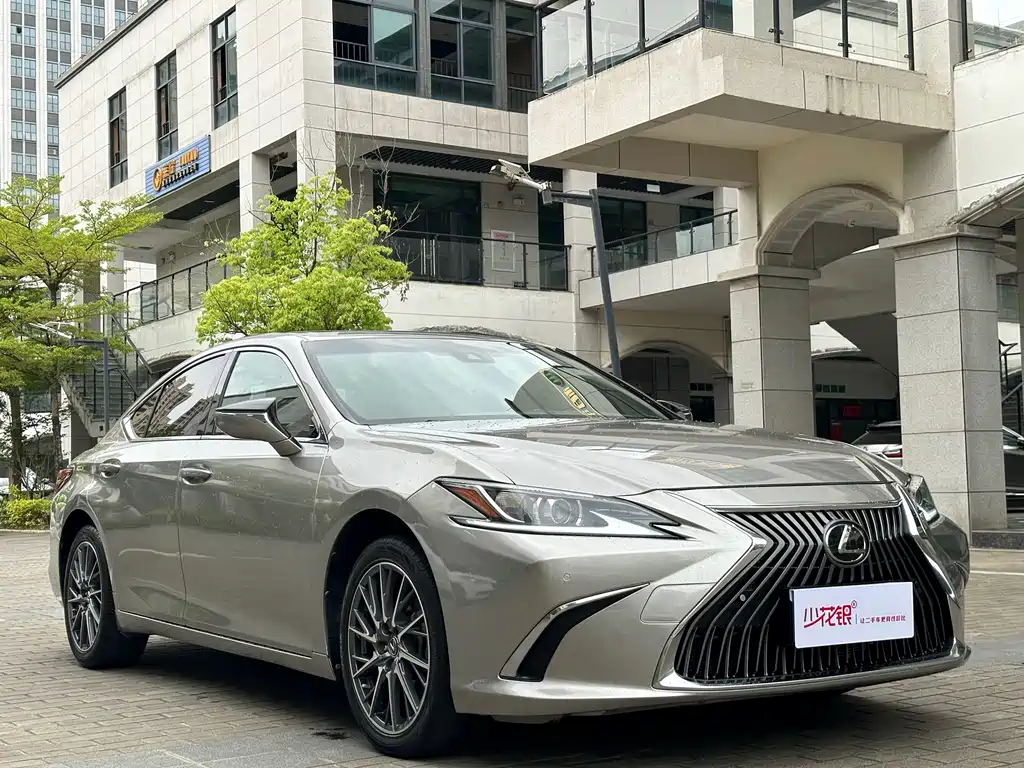 Lexus ES 2020 — фото 3