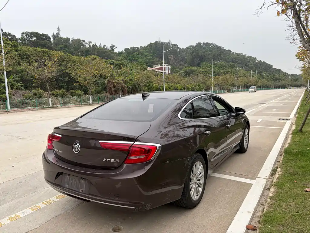 Buick LaCrosse 2018 — фото 12