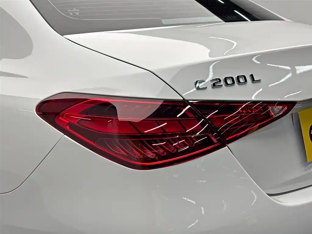 Mercedes-Benz C-Class 2023 — фото 10