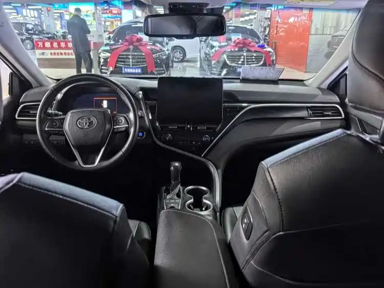 Toyota Camry 2022 — фото 10