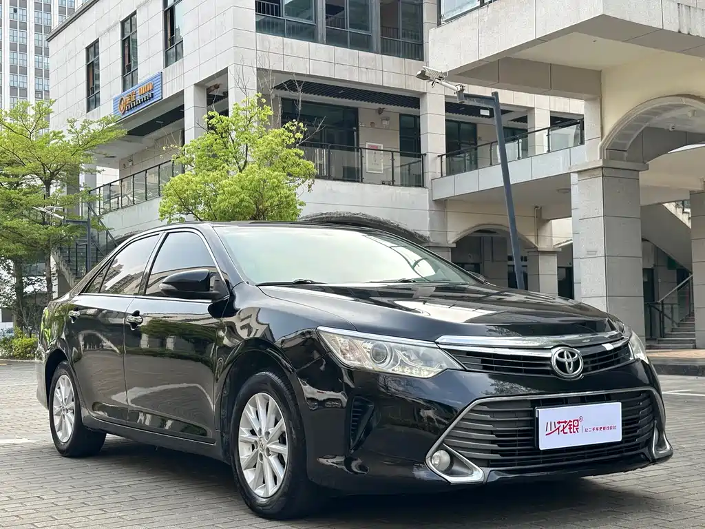 Toyota Camry 2015 — фото 3