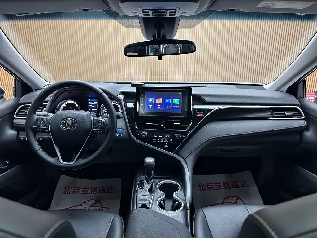 Toyota Camry 2024 — фото 10
