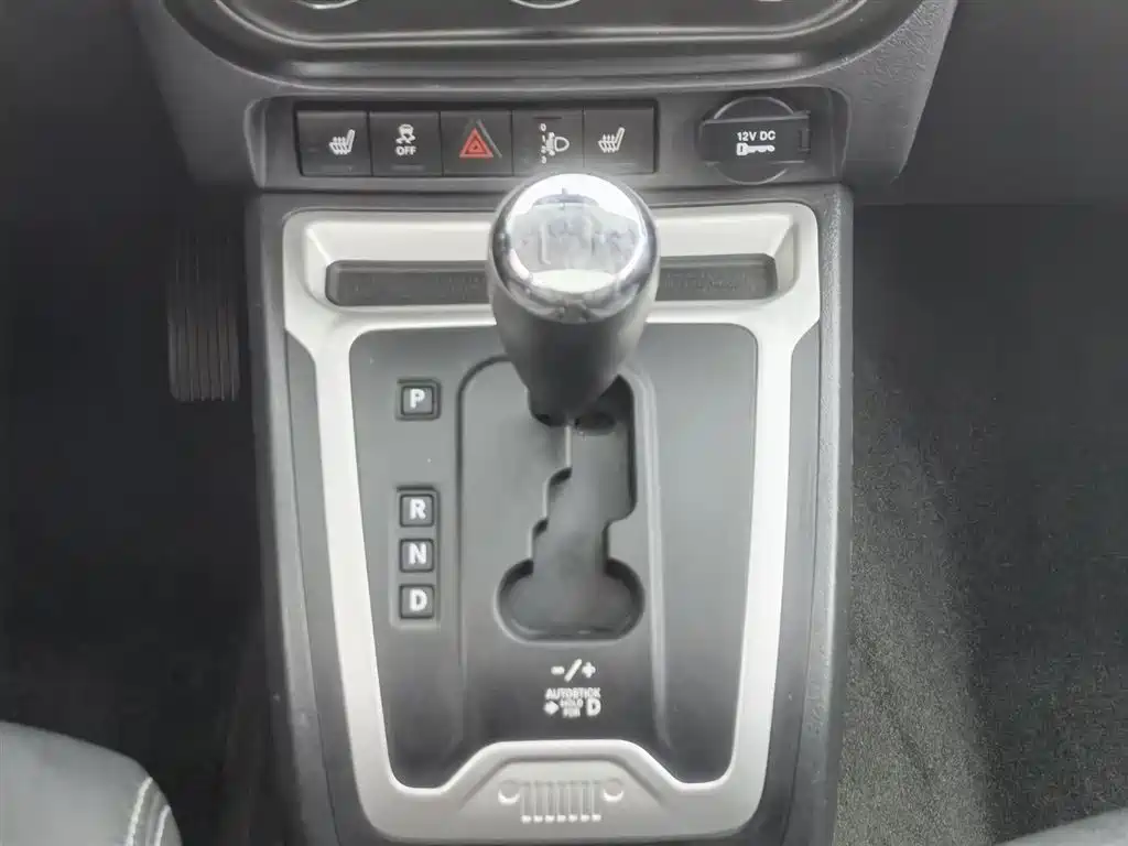 Jeep Compass 2015 — фото 13